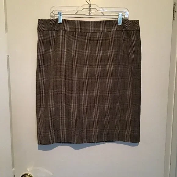 SOYA Concepts Brown Plaid Skirt - Picture 1 of 9